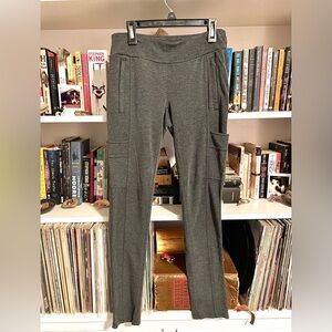 Jockey 4-Pocket Gray Leggings Zip Side Pockets Small Athleisure Yoga Pants EUC